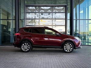 Внедорожник Toyota RAV4 2016 года, 2200000 рублей, Уфа