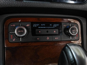 Внедорожник Volkswagen Touareg 2011 года, 1855000 рублей, Ставрополь