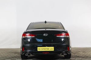 Седан Hyundai Sonata 2018 года, 1939000 рублей, Тюмень
