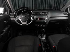 Хетчбэк Kia Rio 2015 года, 1079000 рублей, Тюмень