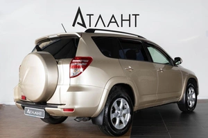Внедорожник Toyota RAV4 2011 года, 1649000 рублей, Красноярск