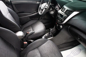 Седан Hyundai Solaris 2014 года, 879000 рублей, Сургут