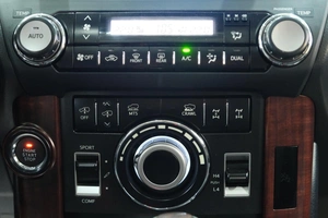 Внедорожник Toyota Land Cruiser Prado 2015 года, 4519000 рублей, Омск