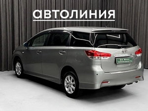 Минивэн Toyota Wish 2010 года, 1175000 рублей, Красноярск