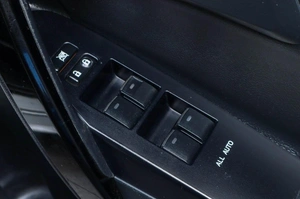 Хетчбэк Toyota Auris 2015 года, 1319000 рублей, Челябинск