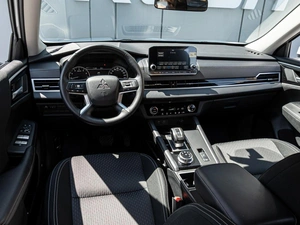 Внедорожник Mitsubishi Outlander 2024 года, 5200000 рублей, Краснодар