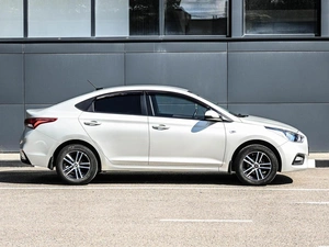 Седан Hyundai Solaris 2018 года, 1378000 рублей, Кирилловка
