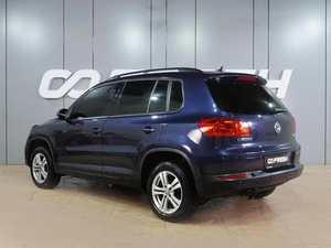 Внедорожник Volkswagen Tiguan 2011 года, 1449000 рублей, Воронеж