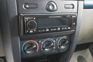 Хетчбэк Renault Clio 2004 года, 399000 рублей, Барнаул