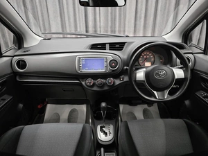 Хетчбэк Toyota Vitz 2014 года, 799000 рублей, Красноярск