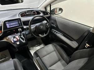 Минивэн Toyota Sienta 2020 года, 1727000 рублей, Красноярск