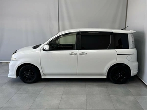 Минивэн Toyota Sienta 2013 года, 995000 рублей, Красноярск