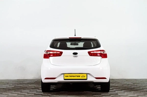 Хетчбэк Kia Rio 2013 года, 899000 рублей, Сургут