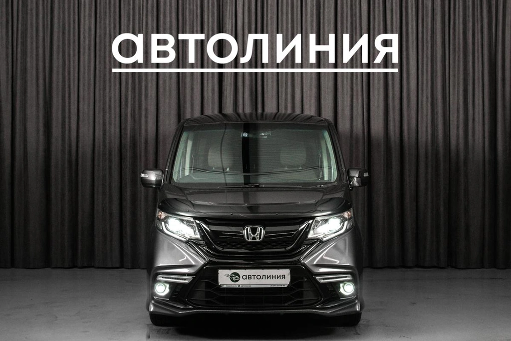 Минивэн Honda Stepwgn Spada 2015 года, 1665000 рублей, Красноярск