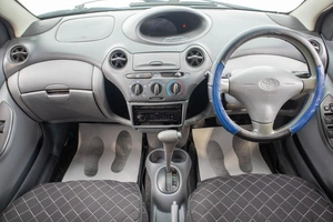 Хетчбэк Toyota Vitz 2000 года, 379000 рублей, Барнаул