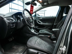 Универсал Opel Astra 2019 года, 1670000 рублей, Красноярск
