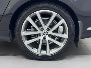 Седан Volkswagen Passat 2013 года, 1197000 рублей, Красноярск