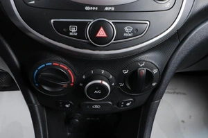 Седан Hyundai Solaris 2012 года, 749000 рублей, Челябинск