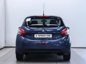Хетчбэк Peugeot 208 2013 года, 720000 рублей, Красноярск