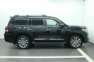 Внедорожник Toyota Land Cruiser 2017 года, 8345000 рублей, Красноярск