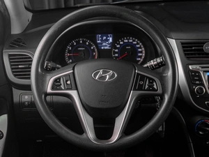 Седан Hyundai Solaris 2015 года, 999000 рублей, Тюмень