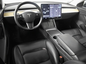 Седан Tesla Model 3 2021 года, 3299900 рублей, Казань