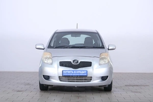 Хетчбэк Toyota Vitz 2010 года, 789000 рублей, Омск