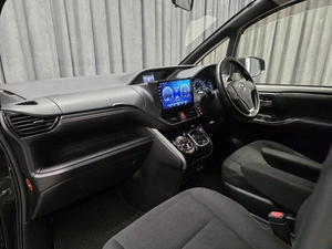 Минивэн Toyota Esquire 2015 года, 1700000 рублей, Красноярск