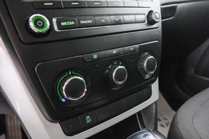 Внедорожник Skoda Yeti 2012 года, 769000 рублей, Красноярск