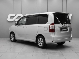 Минивэн Toyota Noah 2010 года, 1150000 рублей, Ростов-на-Дону