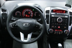 Хетчбэк Kia Ceed 2011 года, 878000 рублей, Солонцы