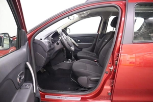 Хэтчбек Renault Sandero 2017 года, 1030000 рублей, Брянск