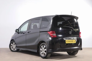 Минивэн Honda Freed 2009 года, 909000 рублей, Новосибирск