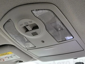 Лифтбек Toyota Prius 2015 года, 1290000 рублей, Барнаул