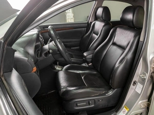 Седан Toyota Avensis 2006 года, 889000 рублей, Тюмень