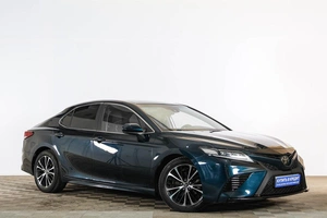 Седан Toyota Camry 2019 года, 2499000 рублей, Тюмень