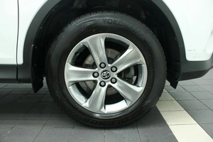 Внедорожник Toyota RAV4 2015 года, 2100000 рублей, Красноярск