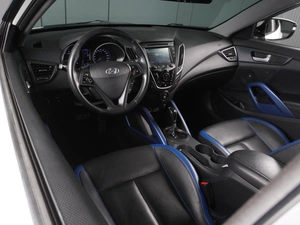 Хетчбэк Hyundai Veloster 2013 года, 1490000 рублей, Красный Пахарь