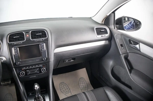Хетчбэк Volkswagen Golf 2012 года, 849000 рублей, Пермь