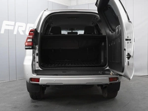 Внедорожник Toyota Land Cruiser Prado 2021 года, 4982000 рублей, Омск