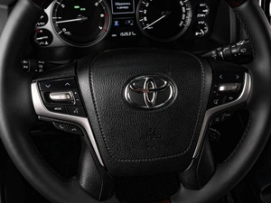Внедорожник Toyota Land Cruiser 2018 года, 6699000 рублей, Тюмень