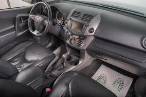 Внедорожник Toyota RAV4 2010 года, 1649000 рублей, Томск