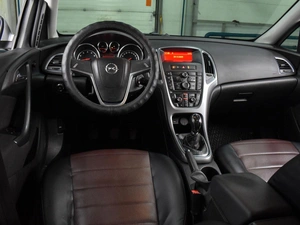 Хетчбэк Opel Astra 2013 года, 849000 рублей, Воронеж