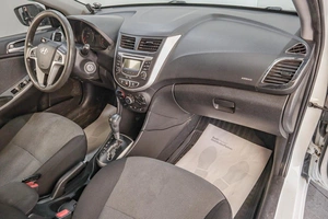 Хетчбэк Hyundai Solaris 2012 года, 839000 рублей, Челябинск