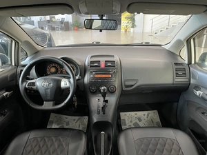 Хетчбэк Toyota Auris 2010 года, 887000 рублей, Солонцы