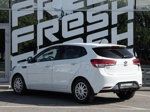 Хетчбэк Kia Rio 2015 года, 915000 рублей, Волгоград