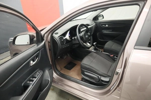 Седан Kia Rio 2020 года, 1740000 рублей, Курск