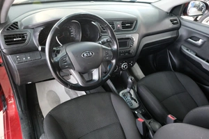 Седан Kia Rio 2014 года, 889000 рублей, Омск