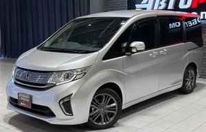 Минивэн Honda Stepwgn 2017 года, 1720000 рублей, Красноярск