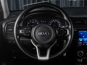 Седан Kia Rio 2018 года, 1349000 рублей, Тюмень